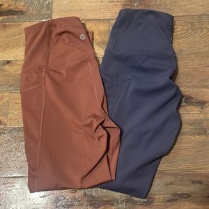 2 leggings dark blue and pinkish color